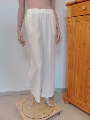 Young aktuelle stylische - -,